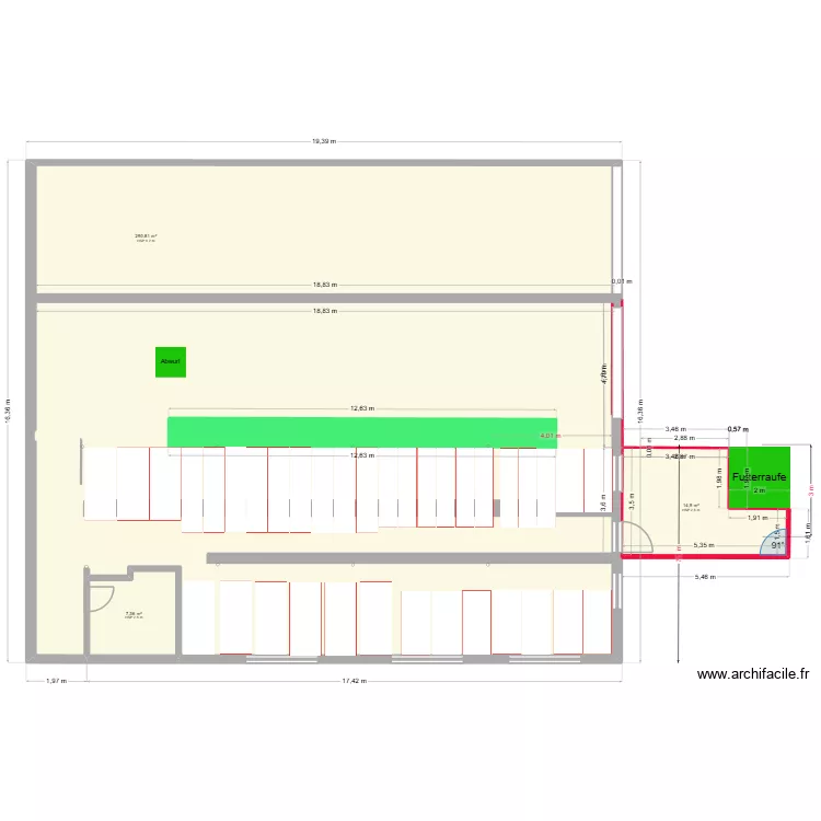9 400 9 über 400 Liegeboxen an der Wand. Grundriss mit 3 und 313 m² 9 400 9 über 400 Liegeboxen an der Wand. Grundriss mit 3 und 313 m²