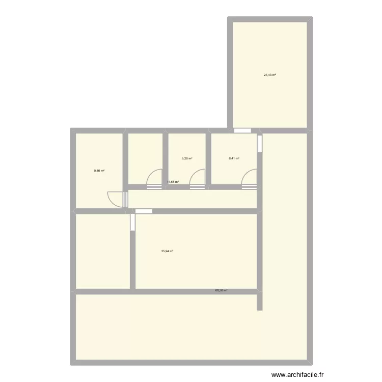 Chalet original. Plano de 7  y 151 m²