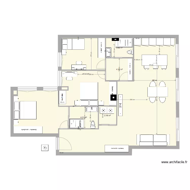 monica modesto la  214. Floor plan with 