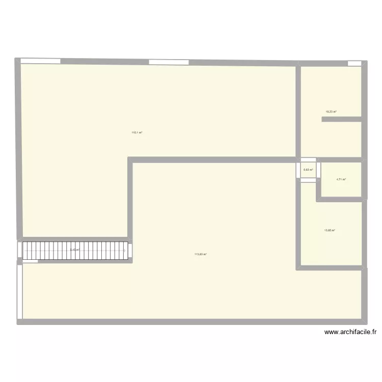 Planta terrea. Floor plan with 7  and 267 m²