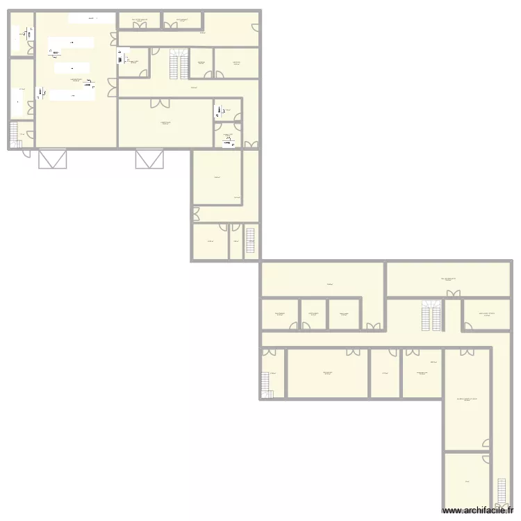 Pertuis. Floor plan with 32 rooms and 933 m²