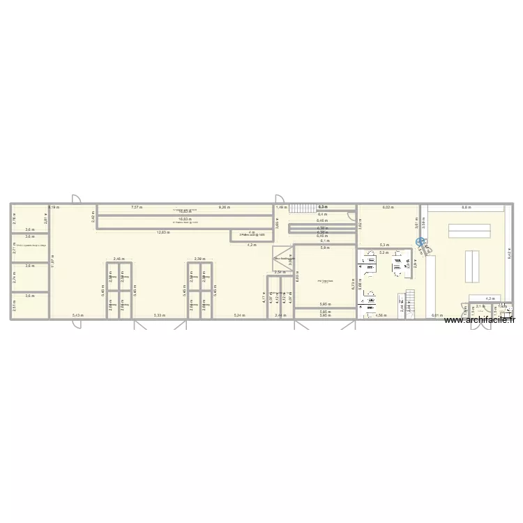Temp warehouse with shop and offices / 35m x 12m warehouse. Floor plan with 