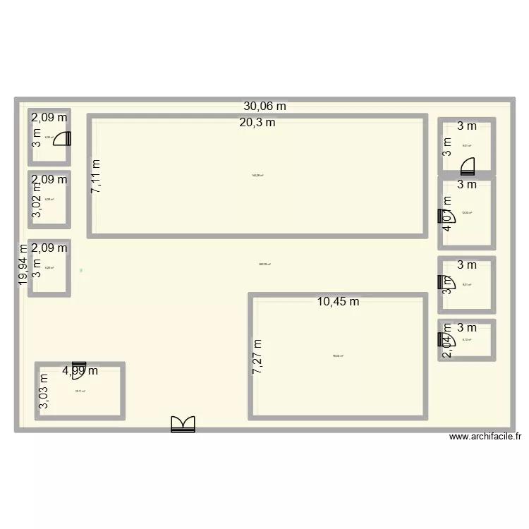 Avi&aacute;rio. Floor plan with 11  and 890 m²