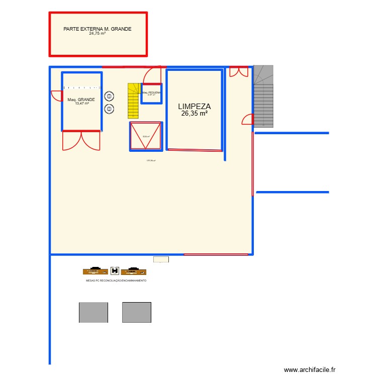 limpeza com porta fechada. Floor plan with 0 room and 0 m2