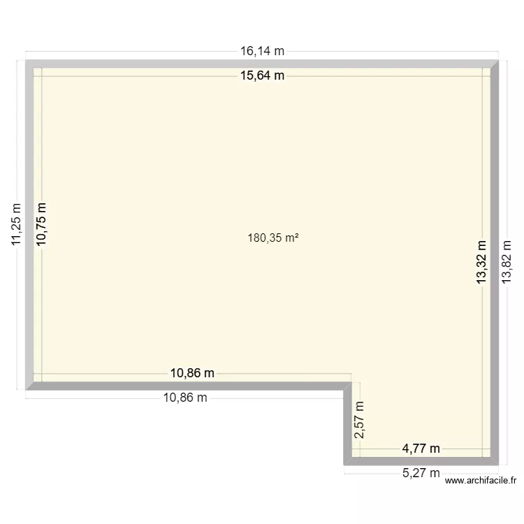 Quarteira. Floor plan with 1  and 180 m²